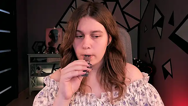 FioraMarmoris online show from November 14, 2025, 1:43 pm