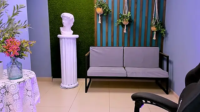 FioraMarmoris online show from November 20, 2025, 1:11 pm