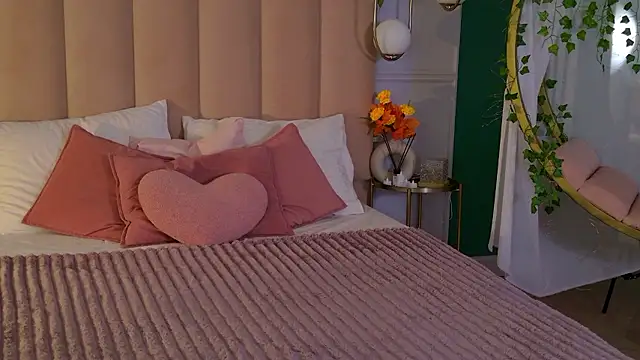 Snapshot of Eva_Natsumi chatting on December 2, 2024, 5:26 am Eva Natsumi online show from December 2, 2024, 5:26 am