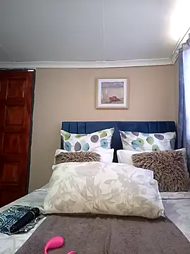 Queen-Chocolate online show from January 31, 2025, 7:18 am