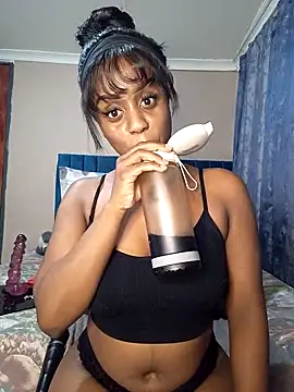 Queen-Chocolate online show from March 8, 2025, 3:06 am