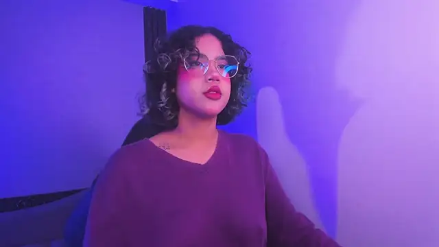 Snapshot of blue_koi chatting on December 5, 2024, 9:06 am blue koi online show from December 5, 2024, 9:06 am