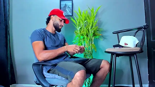 Snapshot of Damian_022 chatting on January 31, 2026, 11:03 pm Damian 022 online show from January 31, 2026, 11:03 pm