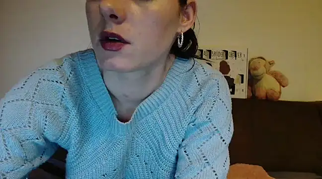 Snapshot of Jasmin-White chatting on December 18, 2024, 5:10 pm Jasmin-White online show from December 18, 2024, 5:10 pm