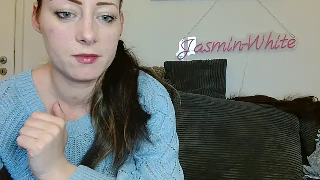 Snapshot of Jasmin-White chatting on April 23, 2026, 12:40 pm Jasmin-White online show from April 23, 2026, 12:40 pm