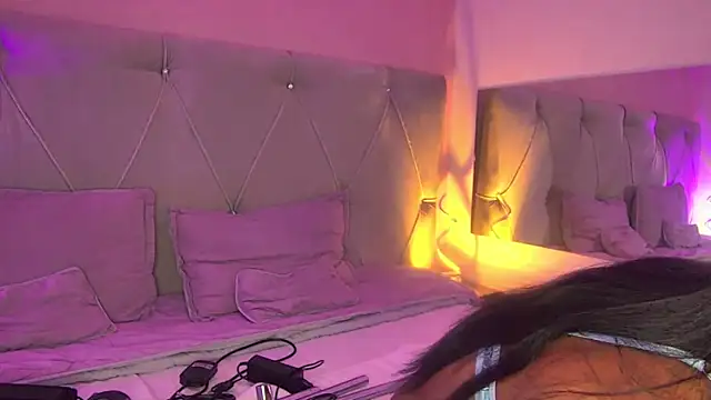 FiorelaLenin online show from February 26, 2026, 3:22 pm