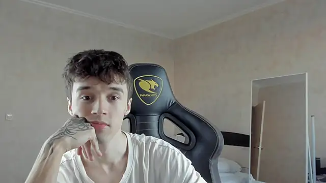 Snapshot of MasonWarholl chatting on February 14, 2026, 2:36 pm MasonWarholl online show from February 14, 2026, 2:36 pm