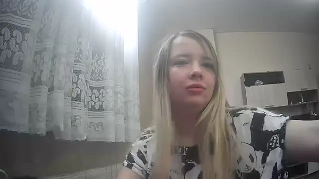 ViolaCandy online show from October 27, 2025, 5:00 am