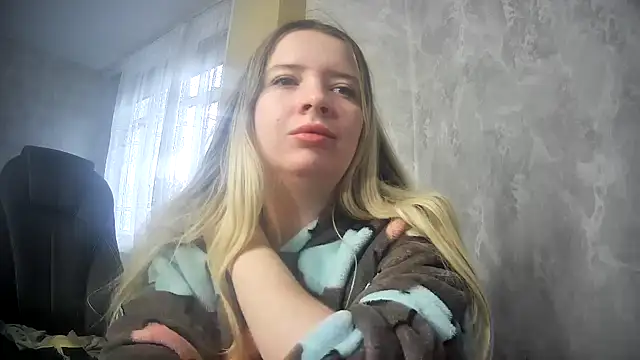 ViolaCandy online show from November 3, 2025, 5:42 am