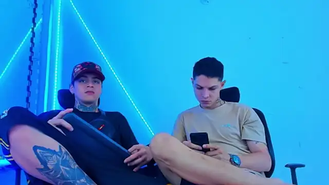 HOT boy2025 online show from October 14, 2025, 12:00 am