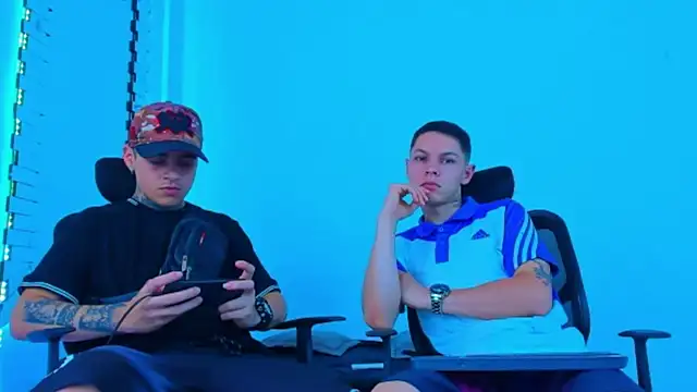 HOT boy2025 online show from November 8, 2025, 11:36 pm