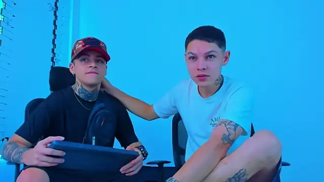 HOT boy2025 online show from November 10, 2025, 10:53 pm