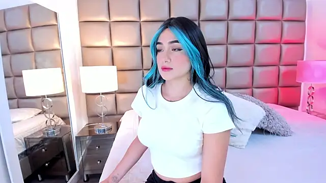 AnnyHizzle online show from February 1, 2025, 9:40 pm