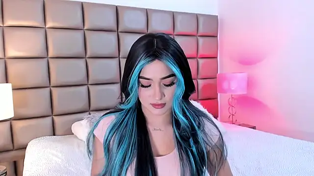 AnnyHizzle online show from February 3, 2025, 9:07 pm