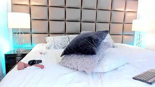 AnnyHizzle online show from February 22, 2025, 12:27 am