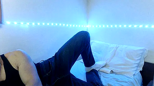 Snapshot of Alexx_Fit023 chatting on December 29, 2024, 10:57 pm Alexx Fit023 online show from December 29, 2024, 10:57 pm