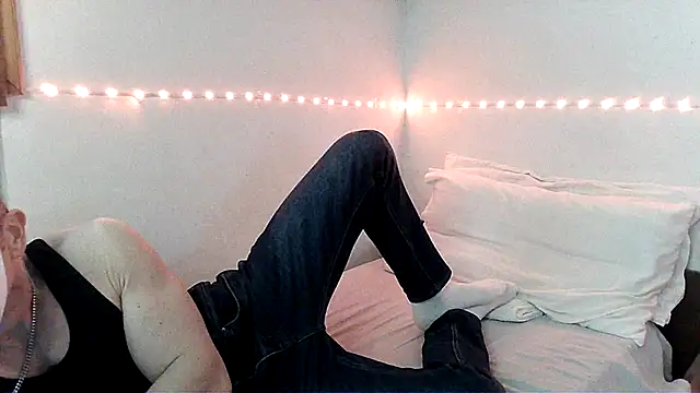 Snapshot of Alexx_Fit023 chatting on February 2, 2025, 12:46 pm Alexx Fit023 online show from February 2, 2025, 12:46 pm