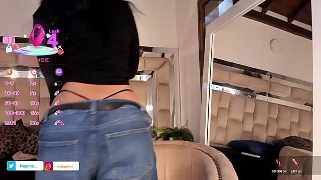 Snapshot of Dapnne_ chatting on September 19, 2025, 12:28 pm Dapnne online show from September 19, 2025, 12:28 pm