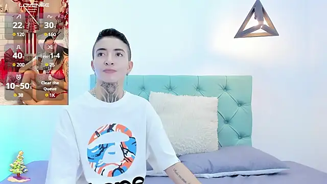 Tinny and Candy online show from December 19, 2024, 4:35 pm