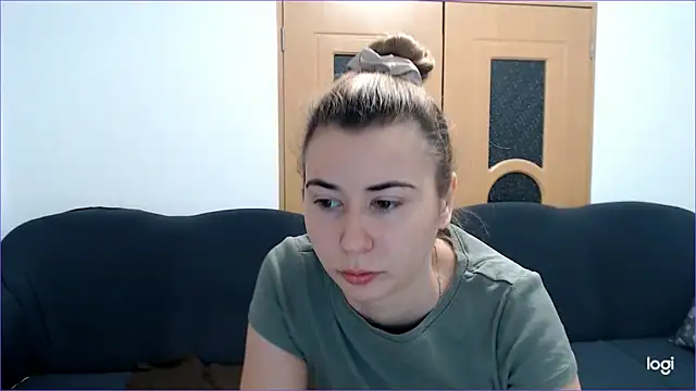 Snapshot of VioletaFlower7 chatting on December 4, 2024, 9:40 am VioletaFlower7 online show from December 4, 2024, 9:40 am