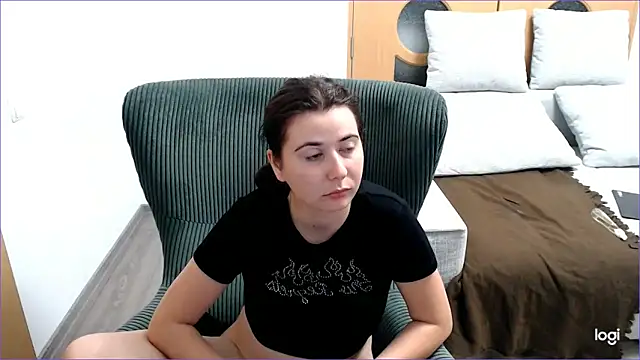 Snapshot of VioletaFlower7 chatting on November 5, 2025, 10:10 pm VioletaFlower7 online show from November 5, 2025, 10:10 pm