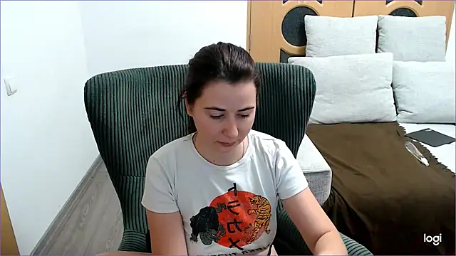 Snapshot of VioletaFlower7 chatting on November 12, 2025, 9:03 pm VioletaFlower7 online show from November 12, 2025, 9:03 pm