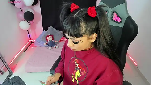 zoesullivan online show from December 5, 2024, 10:01 am