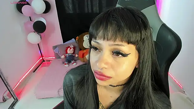 zoesullivan online show from December 9, 2024, 1:02 pm