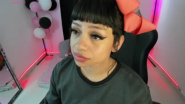 zoesullivan online show from December 12, 2024, 12:33 pm