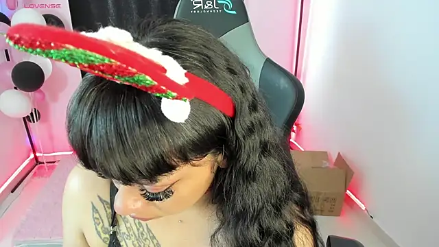 zoesullivan online show from December 15, 2024, 1:43 pm