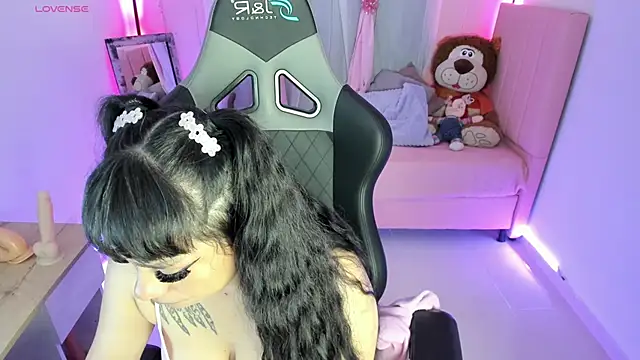 zoesullivan online show from February 1, 2025, 9:43 am