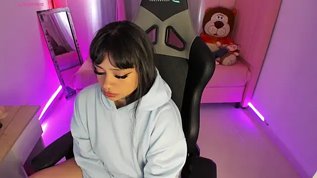 zoesullivan online show from February 17, 2025, 12:38 pm