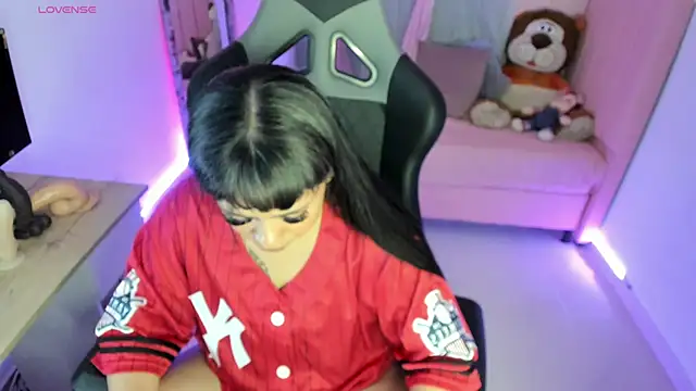 zoesullivan online show from March 20, 2025, 10:10 am