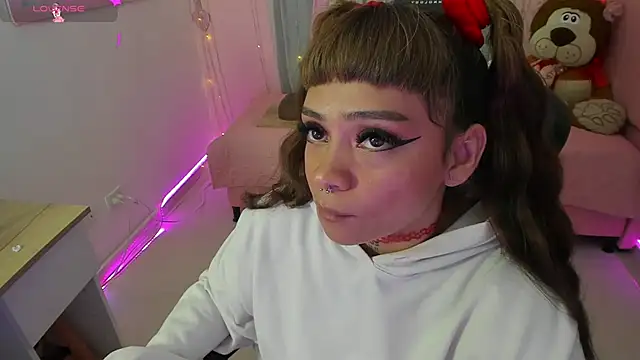 zoesullivan online show from September 14, 2025, 2:49 pm