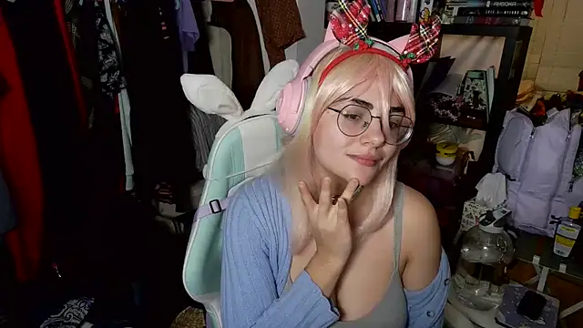 Snapshot of mochi_rainbow chatting on December 22, 2024, 11:52 pm mochi rainbow online show from December 22, 2024, 11:52 pm