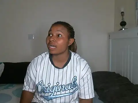 R-thequeen online show from February 1, 2025, 8:05 pm