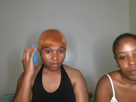 R-thequeen online show from February 13, 2025, 8:34 pm