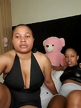 R-thequeen online show from June 15, 2026, 6:37 am