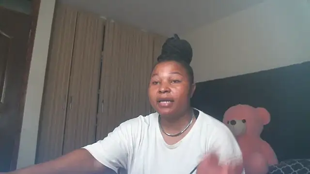 R-thequeen online show from July 29, 2026, 12:36 pm