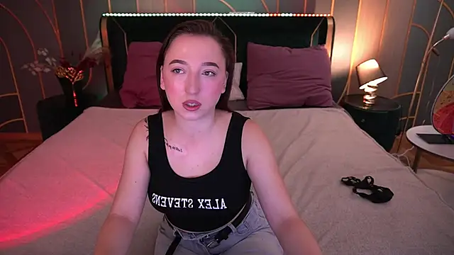 Snapshot of MonAmourrrR chatting on September 20, 2025, 6:25 am MonAmourrrR online show from September 20, 2025, 6:25 am