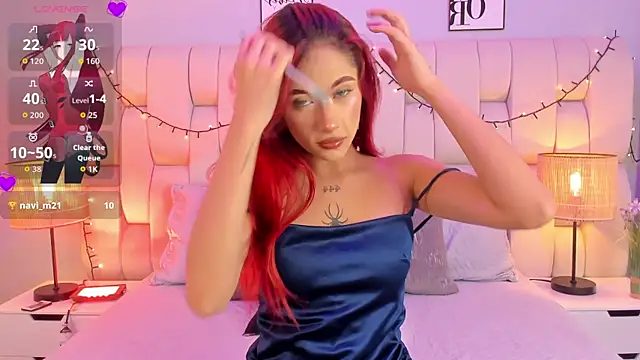 SkinnyFoxy online show from November 28, 2025, 7:38 pm