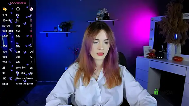 liana kisses online show from September 12, 2025, 7:03 pm