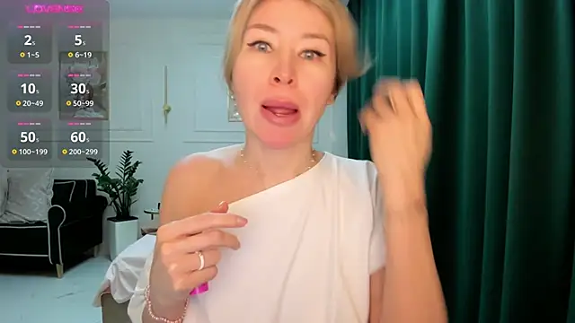 Snapshot of Jolie_Ozolla chatting on December 9, 2024, 4:45 am Jolie Ozolla online show from December 9, 2024, 4:45 am