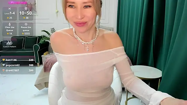Snapshot of Jolie_Ozolla chatting on January 31, 2025, 12:18 pm Jolie Ozolla online show from January 31, 2025, 12:18 pm