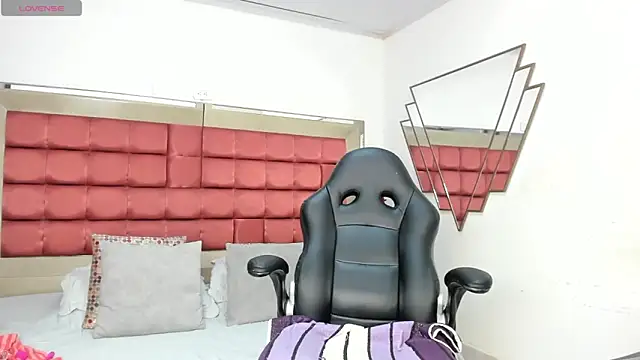 Snapshot of BarbaraKnox_ chatting on January 5, 2025, 12:10 pm BarbaraKnox online show from January 5, 2025, 12:10 pm