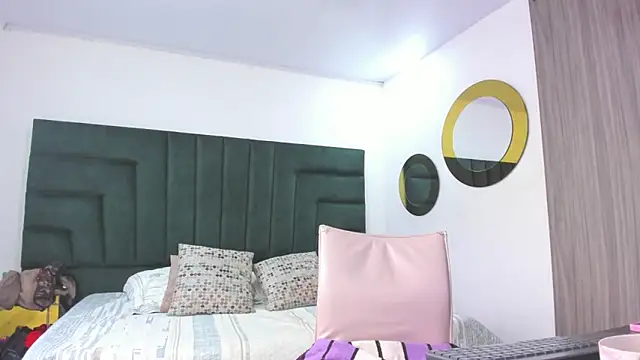 Snapshot of BarbaraKnox_ chatting on January 12, 2025, 12:01 pm BarbaraKnox online show from January 12, 2025, 12:01 pm