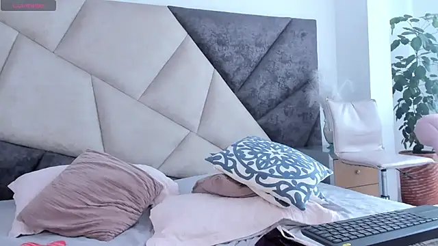 Snapshot of BarbaraKnox_ chatting on January 13, 2025, 3:04 pm BarbaraKnox online show from January 13, 2025, 3:04 pm