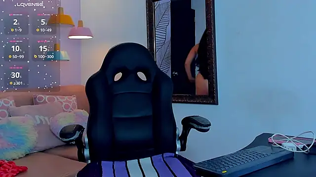 Snapshot of BarbaraKnox_ chatting on February 5, 2025, 12:20 am BarbaraKnox online show from February 5, 2025, 12:20 am