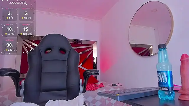 Snapshot of BarbaraKnox_ chatting on February 20, 2025, 3:01 am BarbaraKnox online show from February 20, 2025, 3:01 am