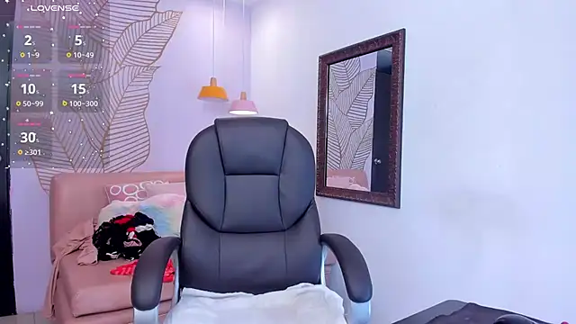 Snapshot of BarbaraKnox_ chatting on March 12, 2025, 12:20 am BarbaraKnox online show from March 12, 2025, 12:20 am